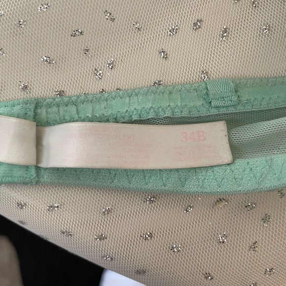 Victoria secret strapless bra - Picture 3 of 3